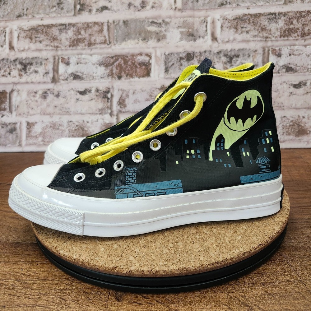 NEW Batman Shoes  Mens7.5 / Women' 9.5 Black Yellow Gotham City Converse Sneaker